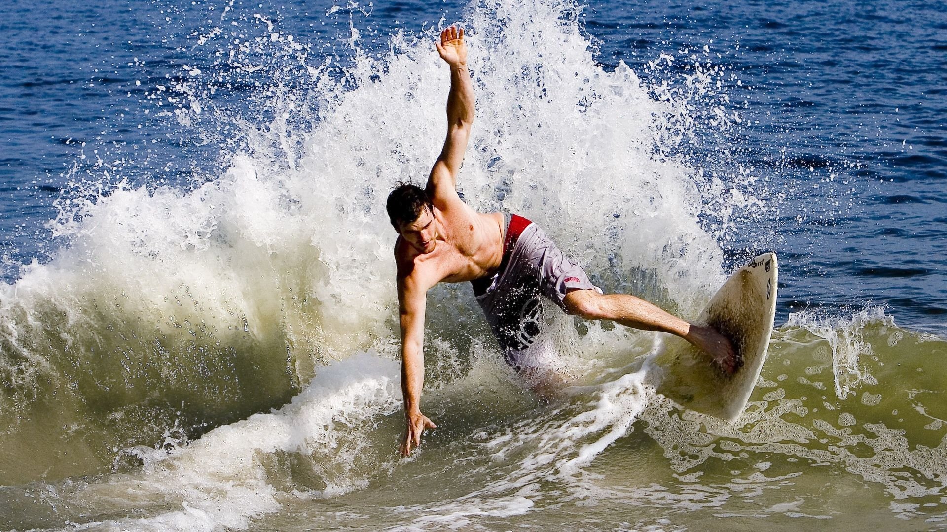 kaiyun 开云体育-张雨霏参演纪录片讲述泳池故事，张雨霏泳状照